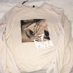 Ariana grande sweater/shirt